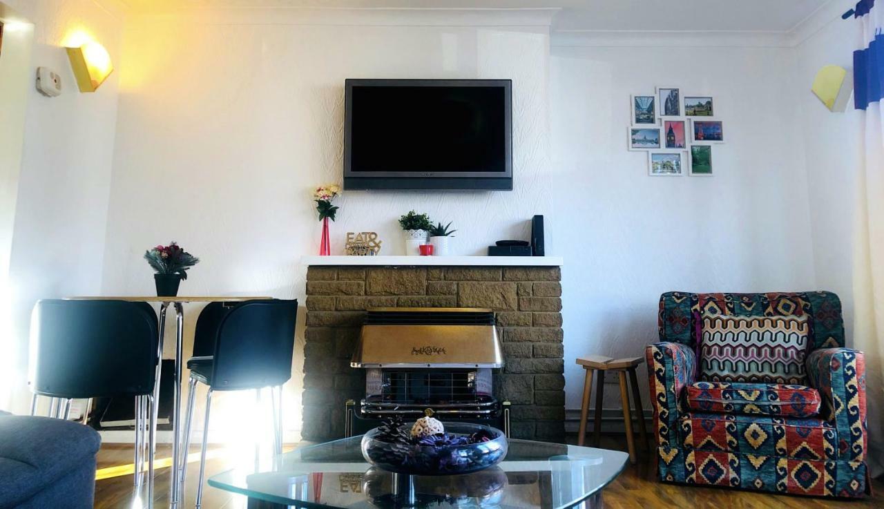 33Sm12 Dreams Unlimited Serviced Accommodations Staines Stanwell Exterior foto